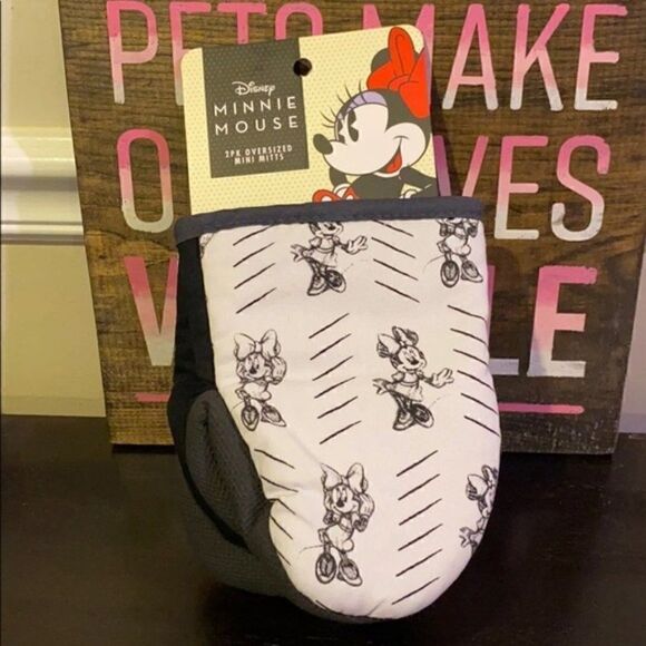 Disney Minnie Mouse Mini Oven Mitt - Picture 1 of 4